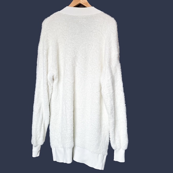 Aritizia Sunday Best Kitten Cardigan - Picture 2 of 5